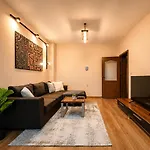 The Red Point דירה